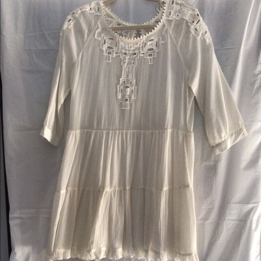 Women’s gauze tunic.
